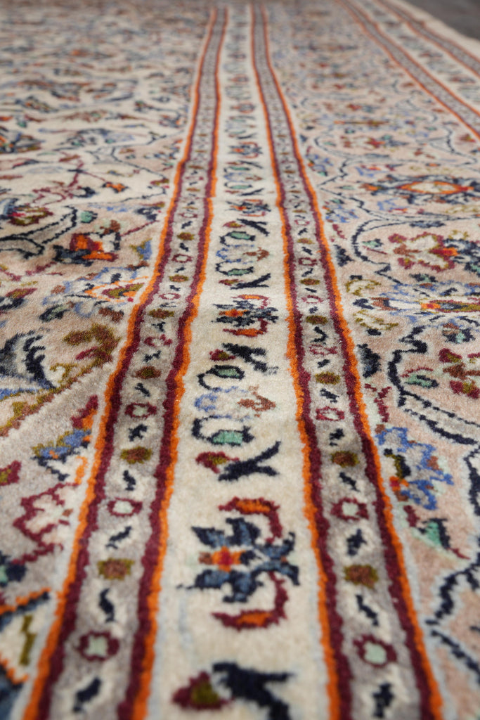 6.9 x 9.8 Authentic Persian Kashan Rug Light Colors #F-4112