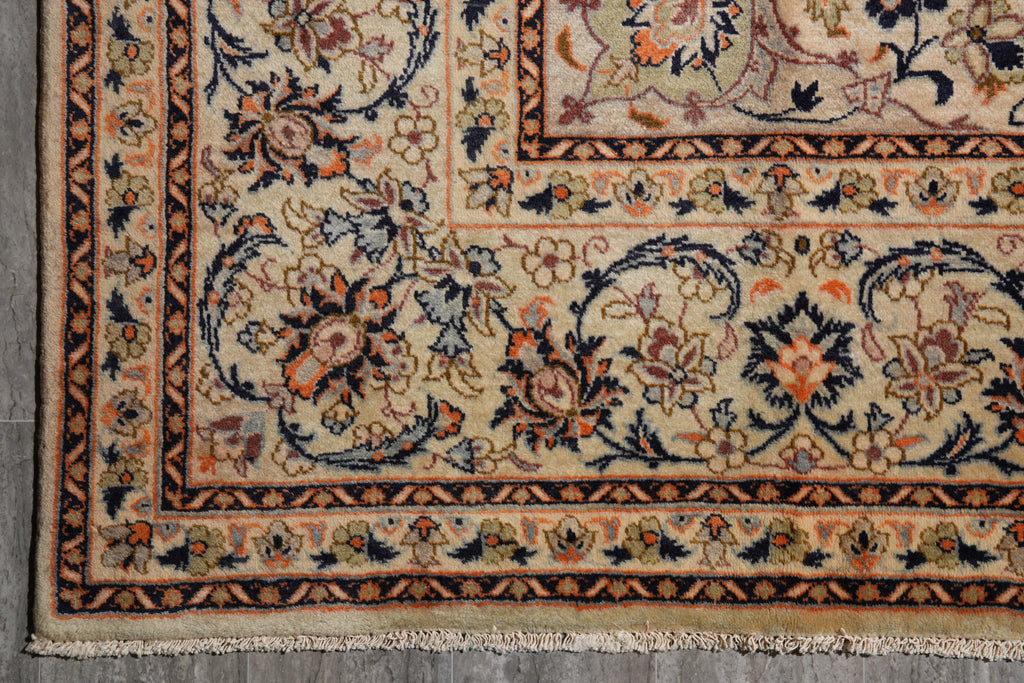 10 x 12.10 Pre-Owned Persian Kashan rug Pleasant Colors #F-4117