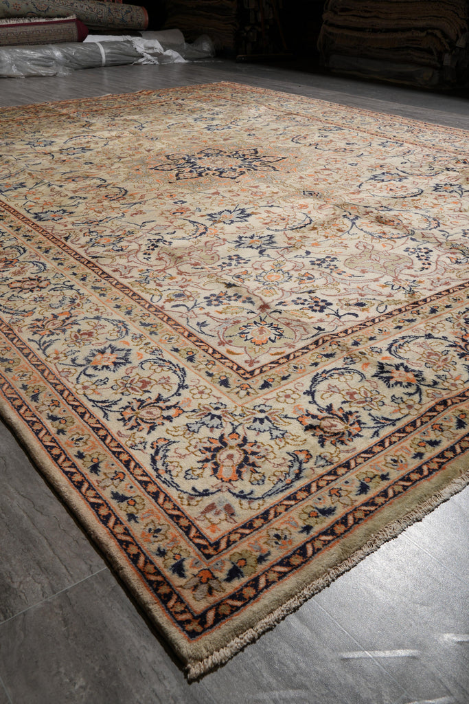 10 x 12.10 Pre-Owned Persian Kashan rug Pleasant Colors #F-4117