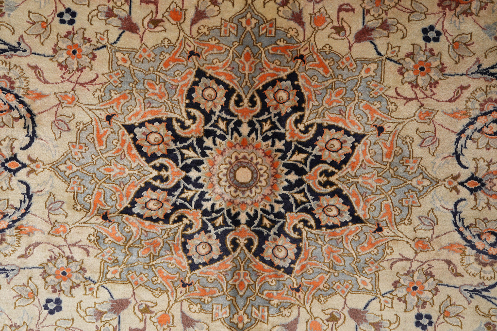 10 x 12.10 Pre-Owned Persian Kashan rug Pleasant Colors #F-4117