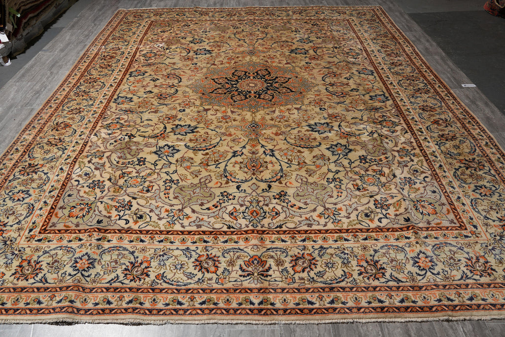 10 x 12.10 Pre-Owned Persian Kashan rug Pleasant Colors #F-4117