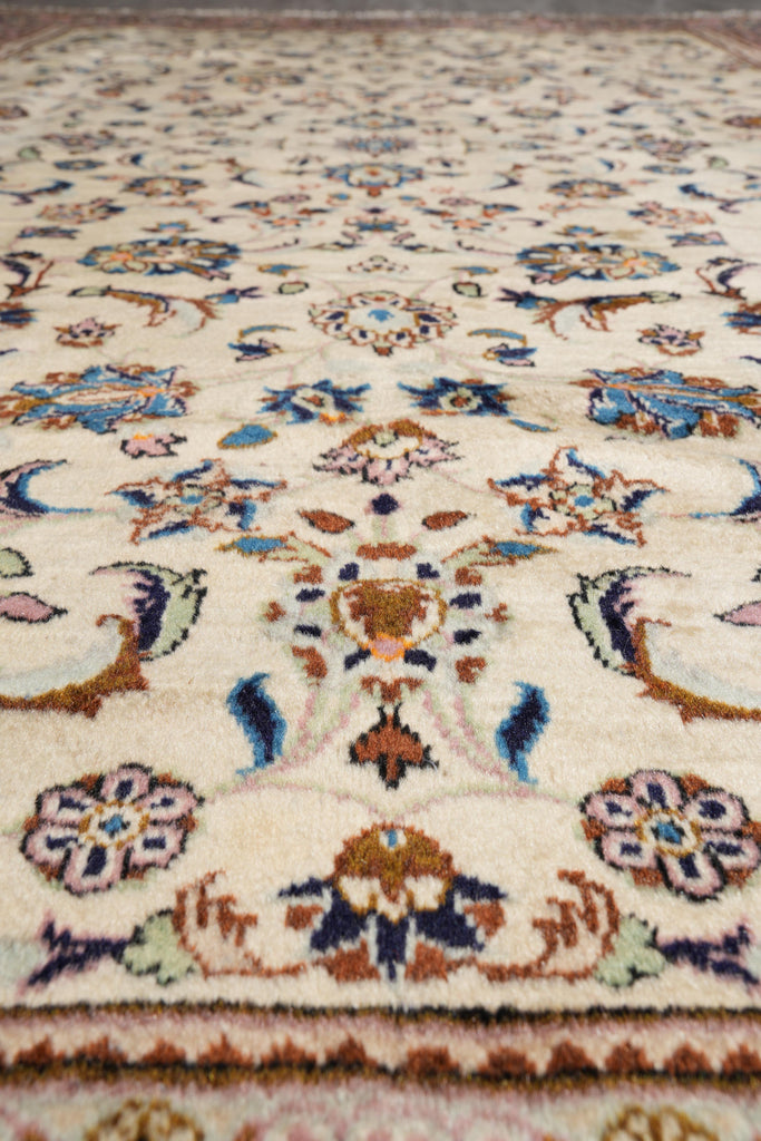 6.5 x 9.9 Persian Kashan Rug – Ivory Field with Rose Border, Hand-Knotted Floral Design #F-4120