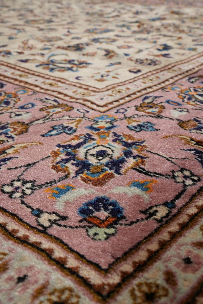 6.5 x 9.9 Persian Kashan Rug – Ivory Field with Rose Border, Hand-Knotted Floral Design #F-4120