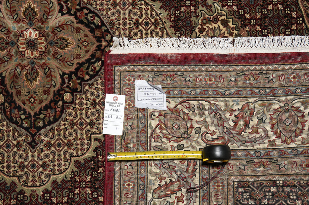 6.9 x 8 Quality Traditional Wool Silk Hand-Knotted Rug #F-3071