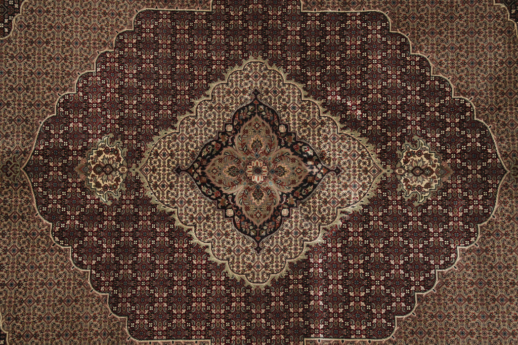 6.9 x 8 Quality Traditional Wool Silk Hand-Knotted Rug #F-3071