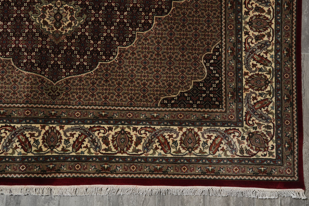 6.9 x 8 Quality Traditional Wool Silk Hand-Knotted Rug #F-3071