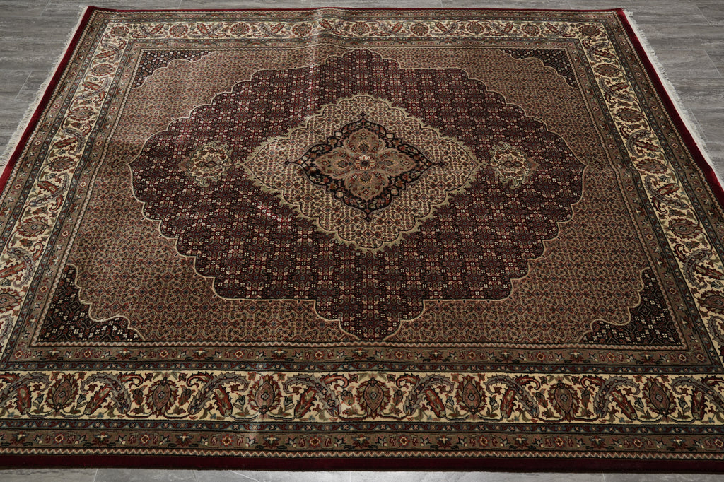6.9 x 8 Quality Traditional Wool Silk Hand-Knotted Rug #F-3071