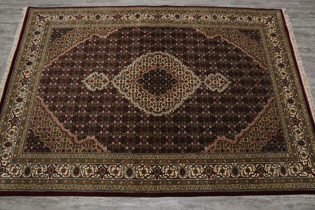 4.7 x 6.8 Hi Quality Traditional Persian Wool and Silk Carpet Rug #F-3073