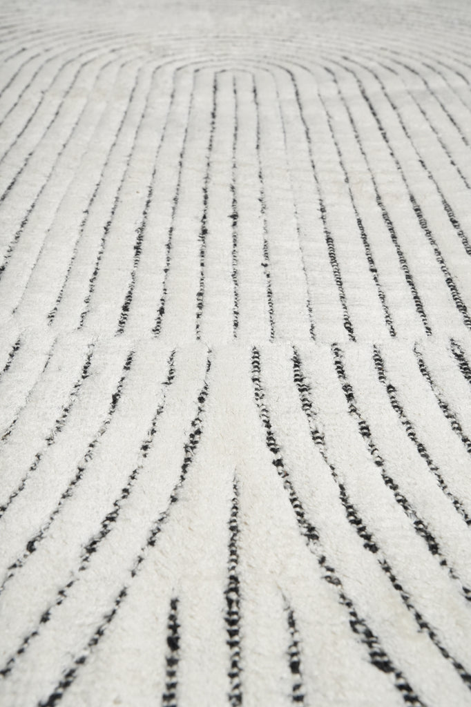 7.7 x 10 Modern Handmade Rug White Black #F-3324
