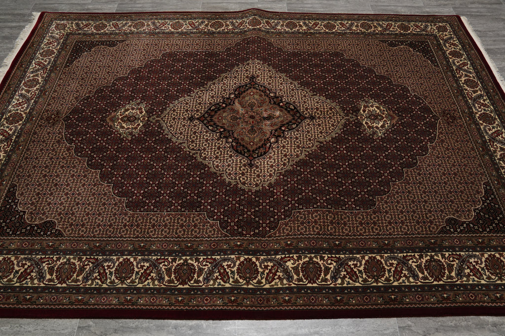 6.9 x 9.7 Hand-Knotted Quality Traditional Wool and Silk Room Rug #F-3075