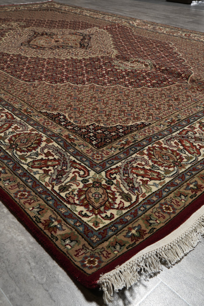 5.8 x 8.3 Quality Wool and Silk Tabriz Mahi Rug Pom Roby #F-3076