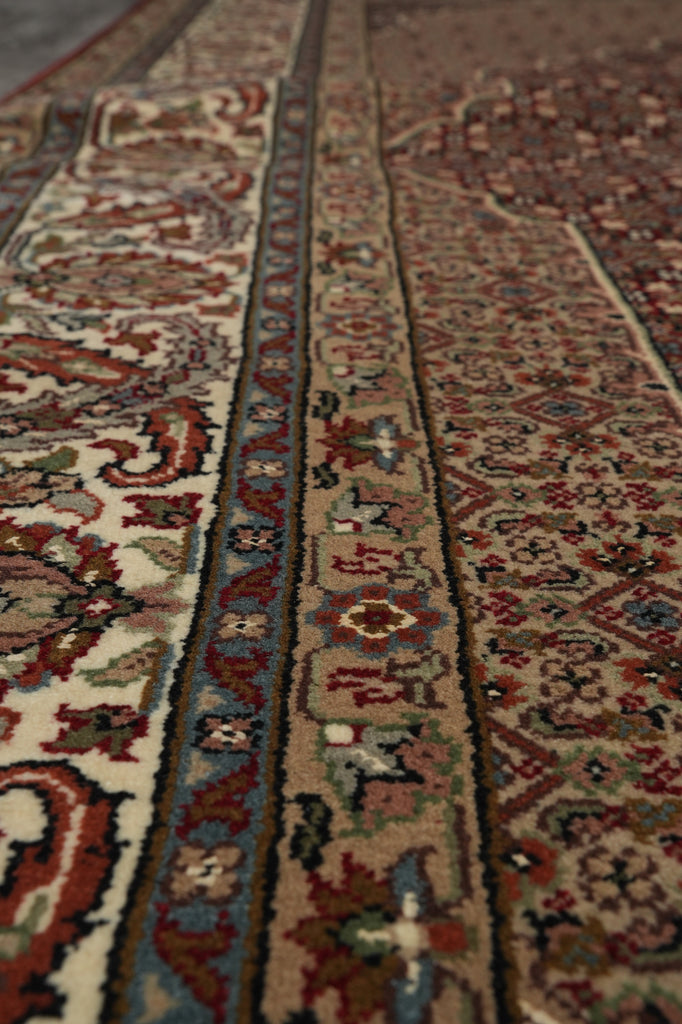 5.8 x 8.3 Quality Wool and Silk Tabriz Mahi Rug Pom Roby #F-3076