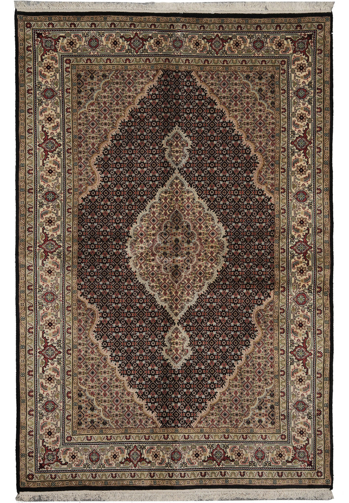 4.8 x 6.9 Persian Traditional Woo Hand-Knotted Rug