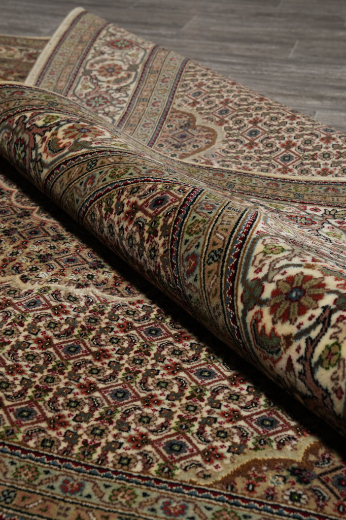 5.7 x 8 Quality Tabriz Mahi Hand-Knotted Wool Silk Rug #PIX-16789