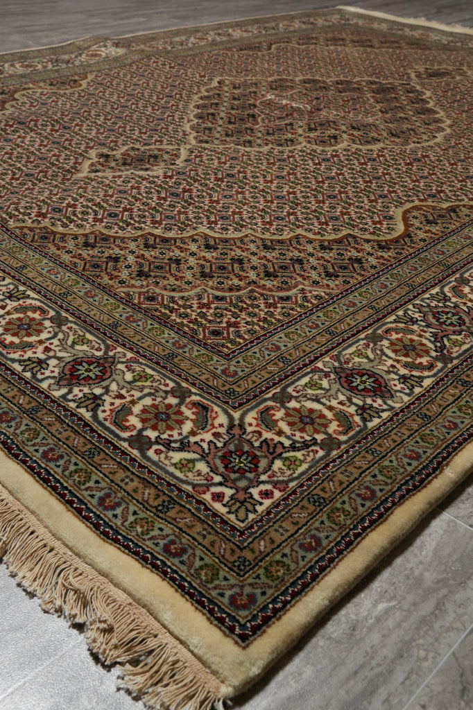 5.7 x 8 Quality Tabriz Mahi Hand-Knotted Wool Silk Rug #PIX-16789