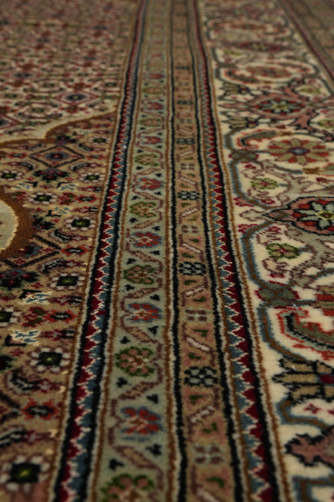 5.7 x 8 Quality Tabriz Mahi Hand-Knotted Wool Silk Rug #PIX-16789