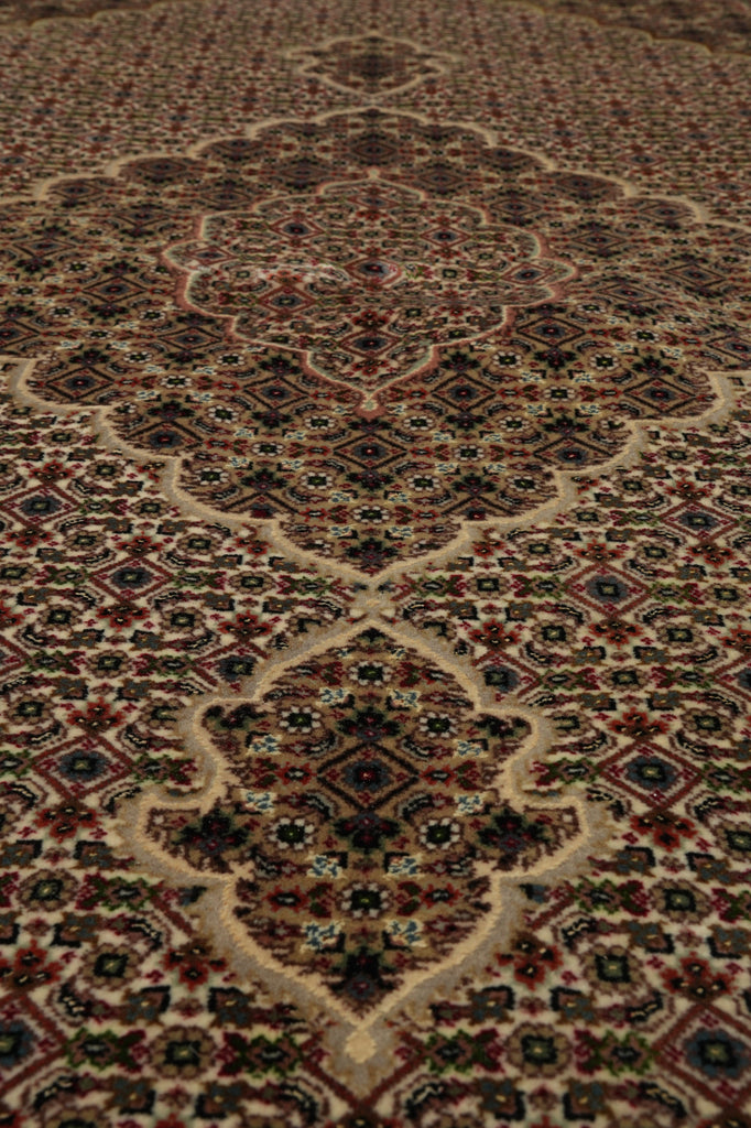 5.7 x 8 Quality Tabriz Mahi Hand-Knotted Wool Silk Rug #PIX-16789