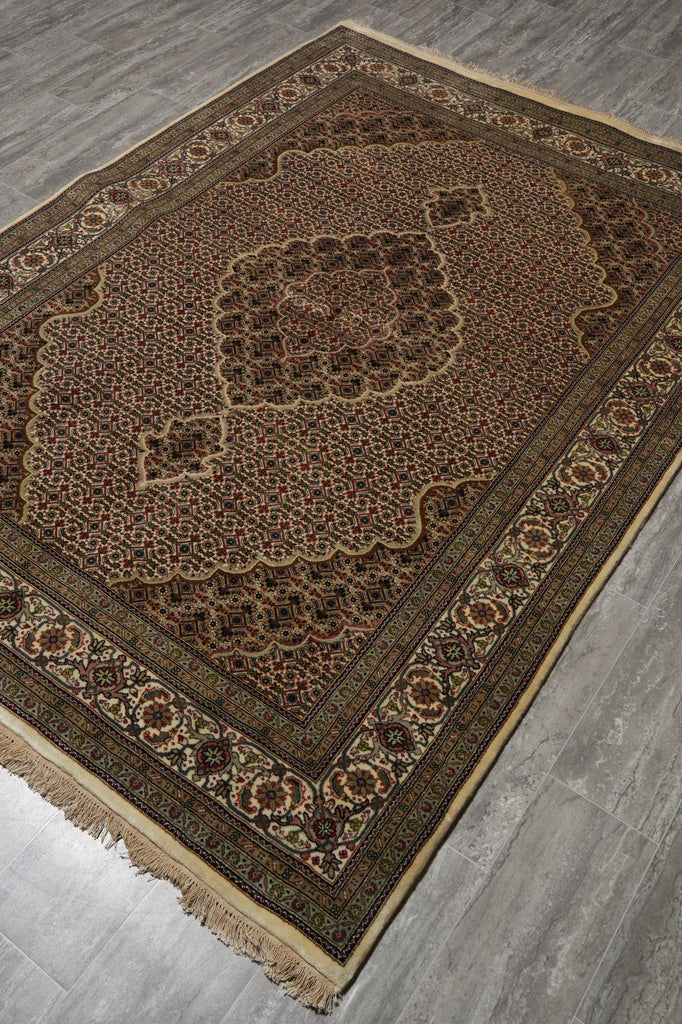 5.7 x 8 Quality Tabriz Mahi Hand-Knotted Wool Silk Rug #PIX-16789