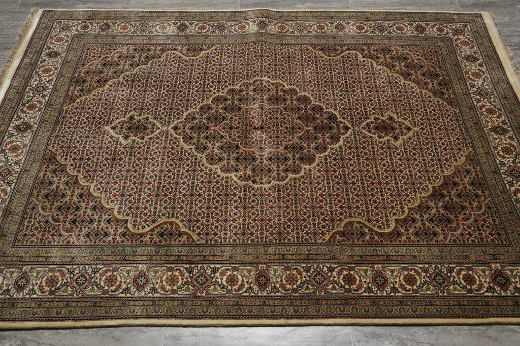 5.7 x 8 Quality Tabriz Mahi Hand-Knotted Wool Silk Rug #PIX-16789