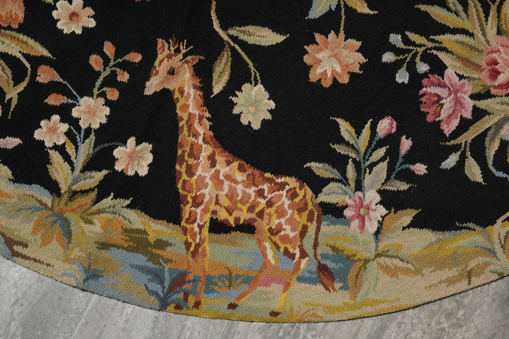 6 x 6 Round Needle Point Rug Deers Dog Duck #018066