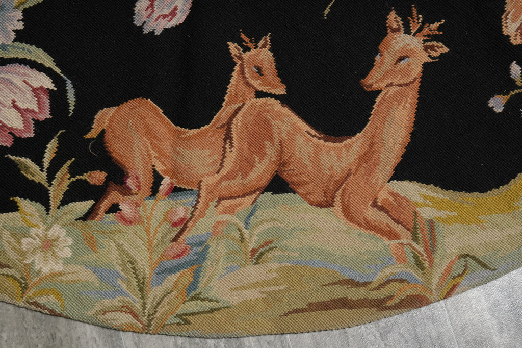 6 x 6 Round Needle Point Rug Deers Dog Duck #018066