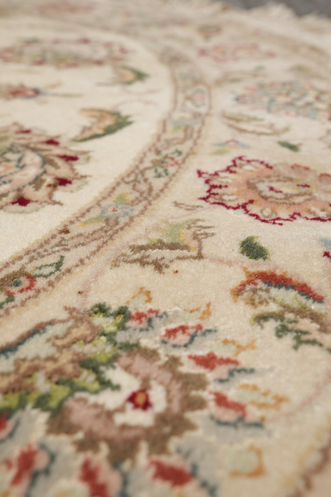 4 x 4 Feet round Quality Handmade Wool and Silk Rug Ivory #F-4209