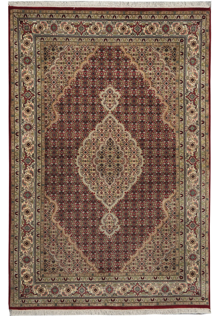 4.7 x 6.8 Premium Persian Traditional Woo Rug 