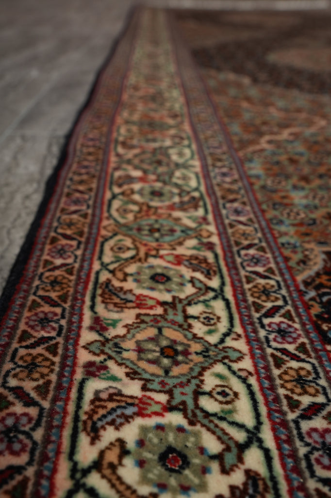 2.6 x 10 Feet Fine Quality Runner Authentic Persian Tabriz Mahi Wool and Silk 400 KPSI #F-3102
