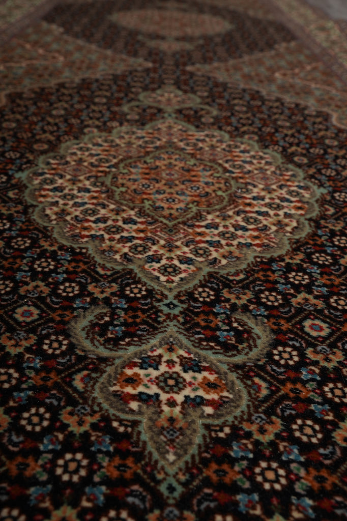 2.6 x 10 Feet Fine Quality Runner Authentic Persian Tabriz Mahi Wool and Silk 400 KPSI #F-3102