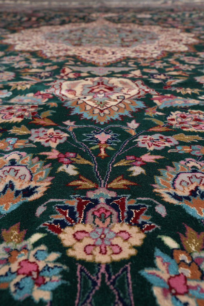 9.4 x 13 Forest Green Fine Weave Handmade Rug Wool and Silk #F-4151