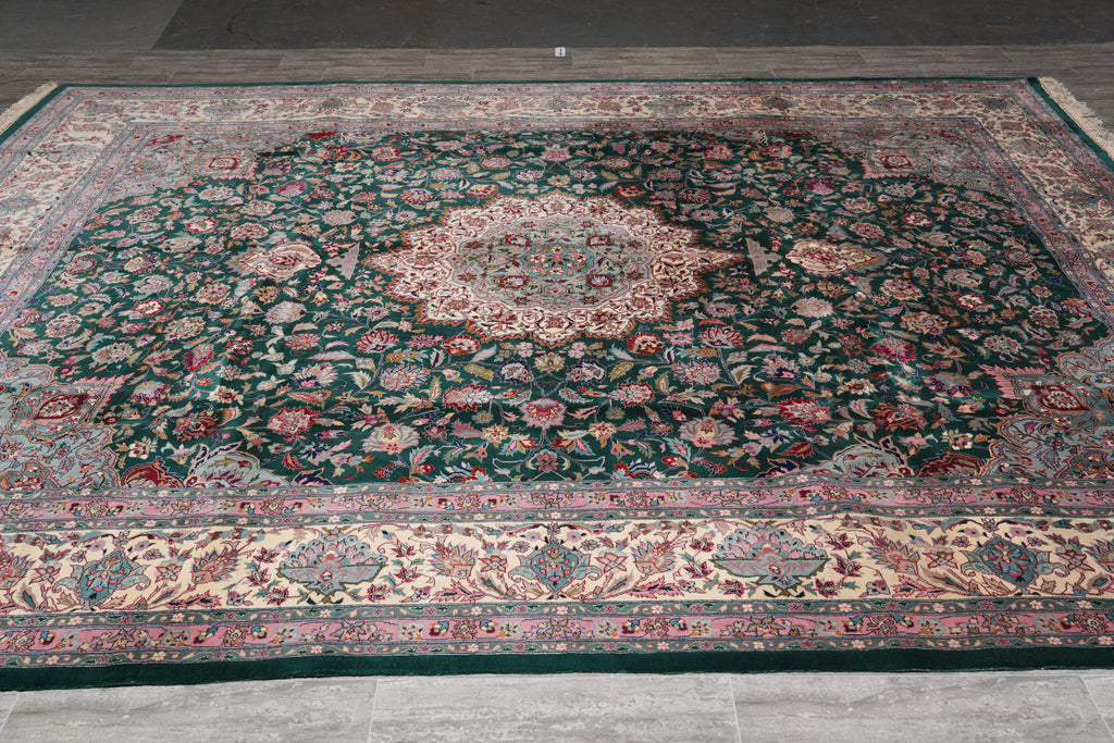 9.4 x 13 Forest Green Fine Weave Handmade Rug Wool and Silk #F-4151