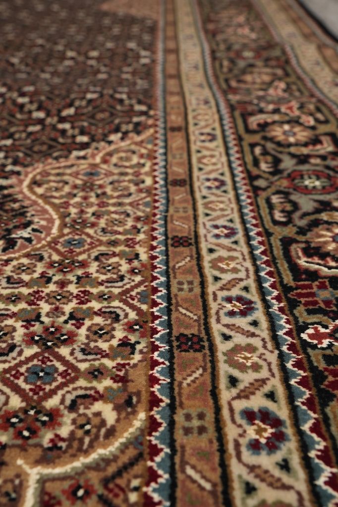 5.5 x 8 Black Tabriz Mahi Wool and Silk Handmade Rug #F-4454