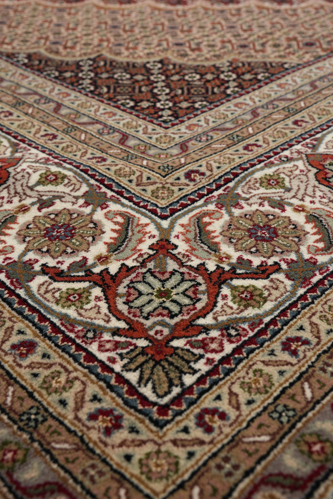 8.1 x 11.6 Finer Weave Handmade Rug Wool and Silk Mahi Tabriz#F-4155