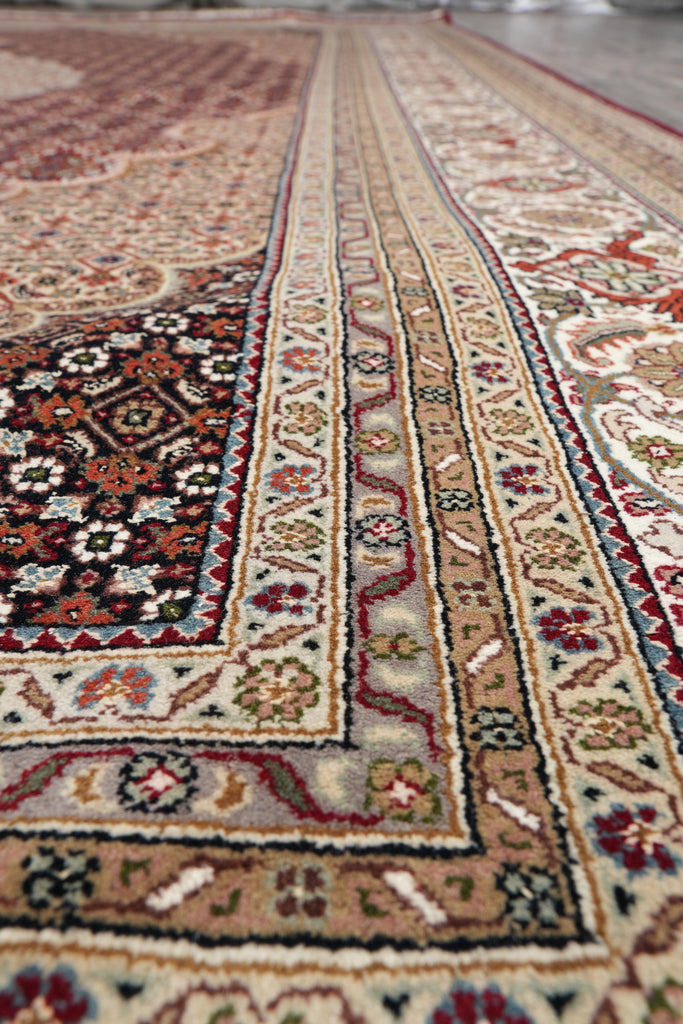 8.1 x 11.6 Finer Weave Handmade Rug Wool and Silk Mahi Tabriz#F-4155