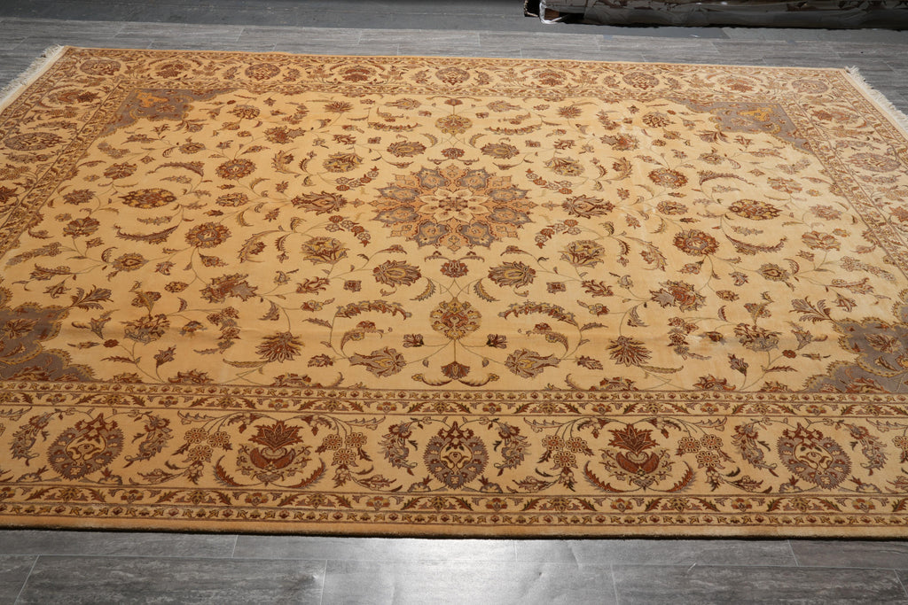 9.1 x 12.4 Wool and Silk Finer Weave Handmade rug #F-4162