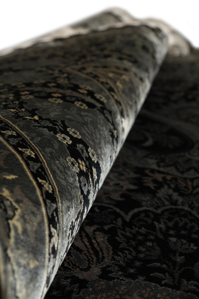 6 x 9 BLACK SILK RUG  #PIX-58673