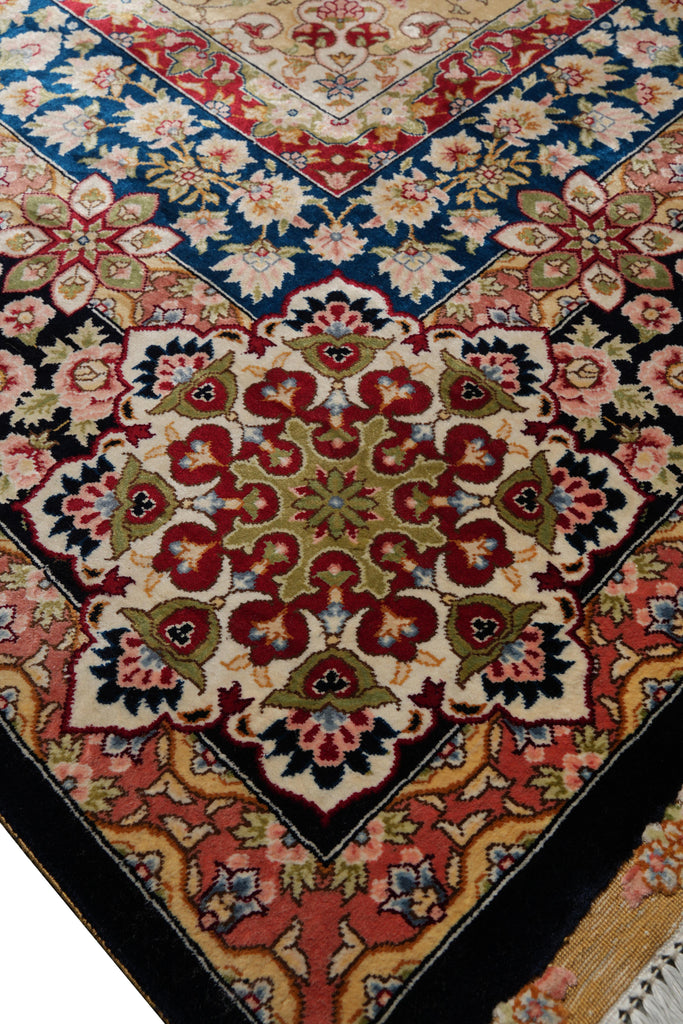 4.6 x 6.6 Silk Rug Black #PIX-56972