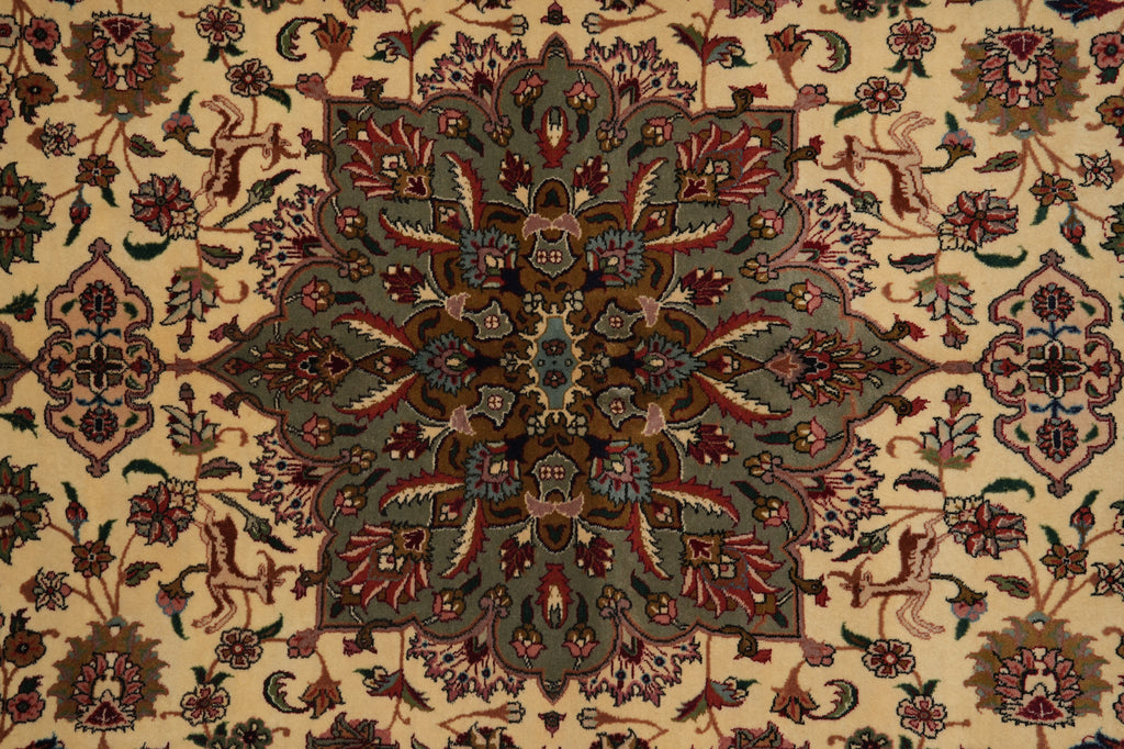 6.7 x 10 Fine Quality Persian Tabriz Rug 400 Kpsi - view 8