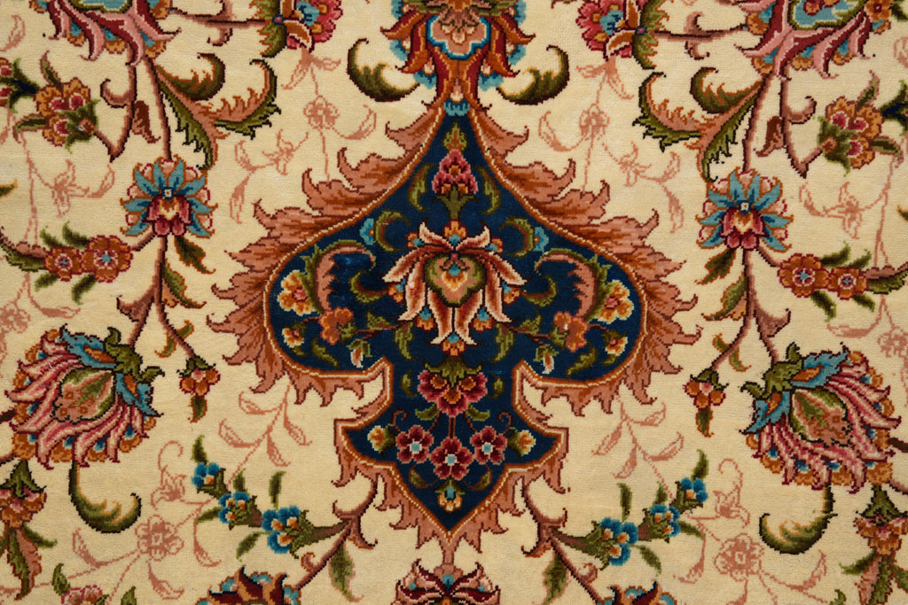 8 x 10 Lovely Silk Handmade Rug #PIX-58802