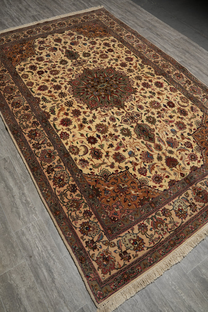 6.7 x 10 Fine Quality Persian Tabriz Rug 400 Kpsi - view 5