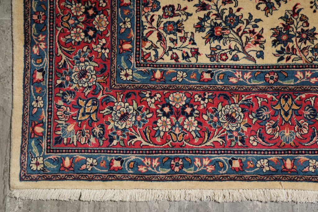 7 x 9.8 Ivory Fine Wool Persian Sarouk Rug - view 14