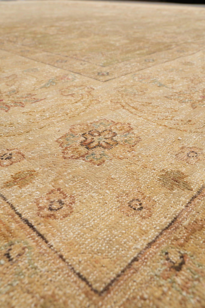 9 x 11.7 Warm Neutral Chobi Peshawar Zigler Rug Natural Wool #F-4170
