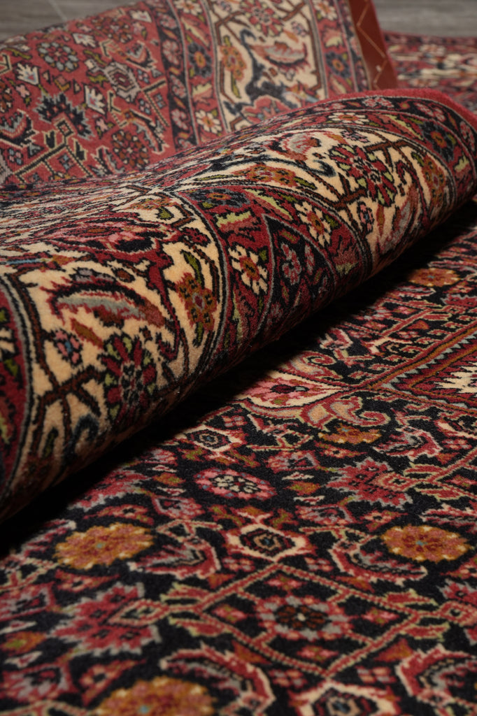 6.9 x 10 Fine Dense Weave Persian Bijar Rug 72349