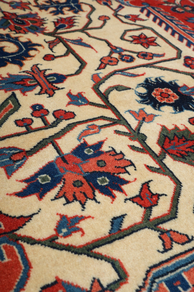 7 x 8.8 Ivory Fine Persian Lilihan Sarouk Rug 72370