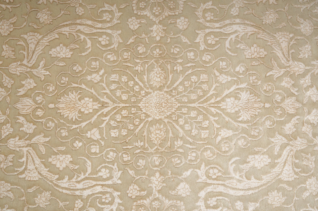 9 x 11.6 Fine Quality Wool and Silk Transitional Hand-Knotted Rug #B-72516