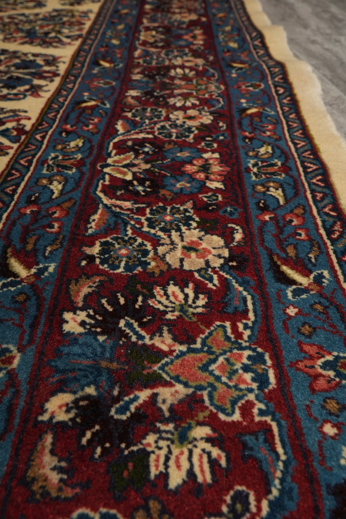 7 x 7.4 Ivory Fine Persian Sarouk Rug 72381