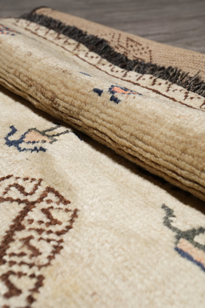 3.9 x 6.9 Persian Gabbeh Shiraz Rug #PIX-17734