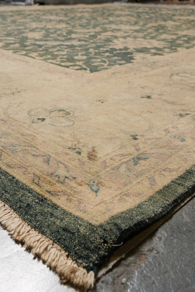 12 x 14.5 Green Quality Agra Rug Finer Weave Natural Wool #B-78927
