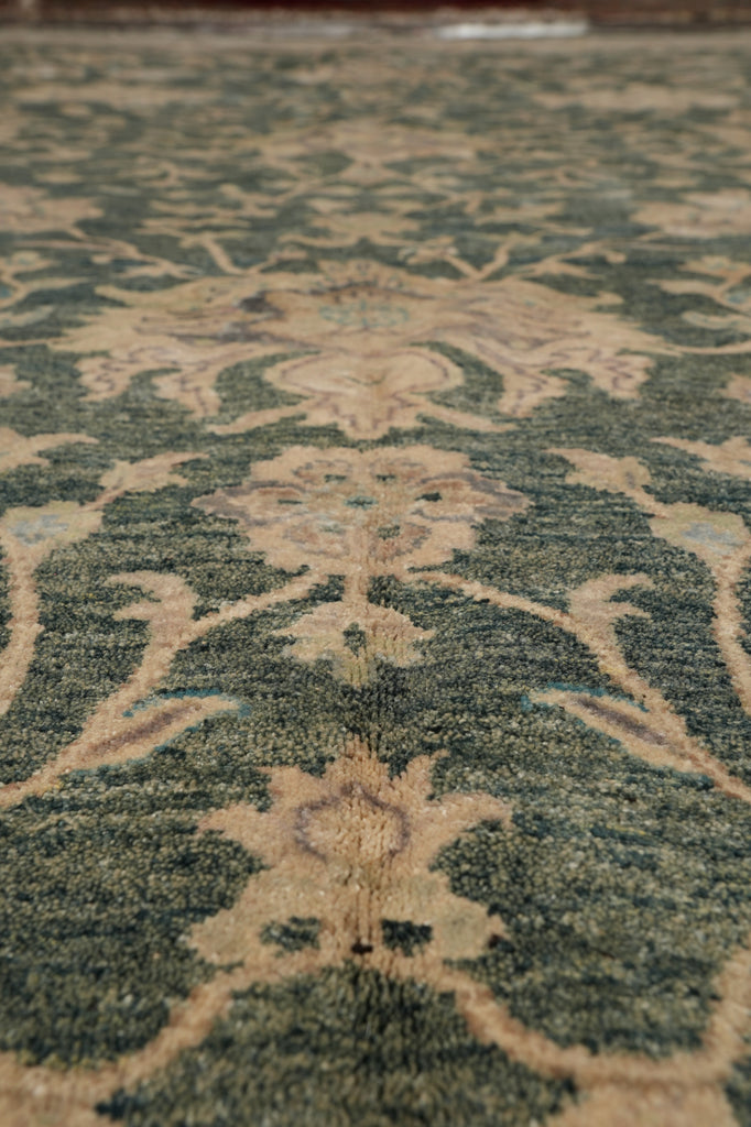12 x 14.5 Green Quality Agra Rug Finer Weave Natural Wool #B-78927