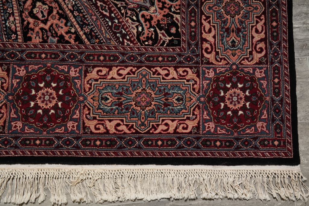 7 x 7 Black Minnici DOM Design SQUARE Rug 16013